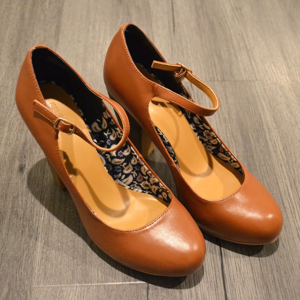 Crown Vintage Brown Leather Heels